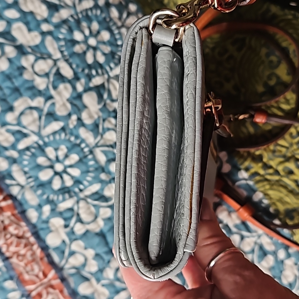 Dooney&Bourke Becca crossbody - Picture 7 of 8